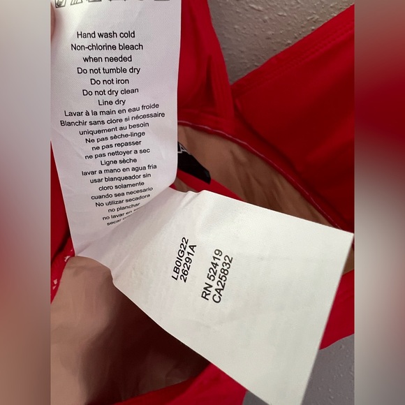 LA BLANCA Multi Strap Cross Back One Piece Cherry Red Swimsuit Size 10 New - Picture 6 of 7